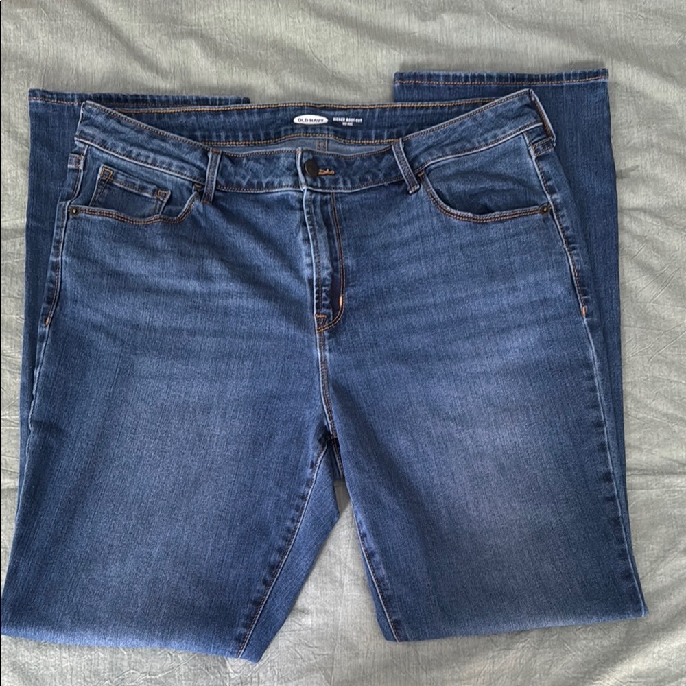Old Navy Mid-Rise Boot Cut Jeans Classic Style